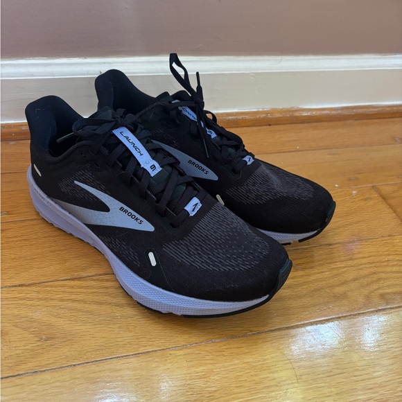 Brooks Women’s Launch 9 - Black and Lavender Running Shoes - Picture 1 of 6
